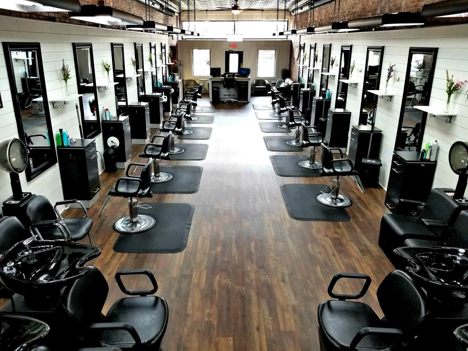 Einrichtung für Friseursalon: Jetzt stylisch &amp; funktional einrichten