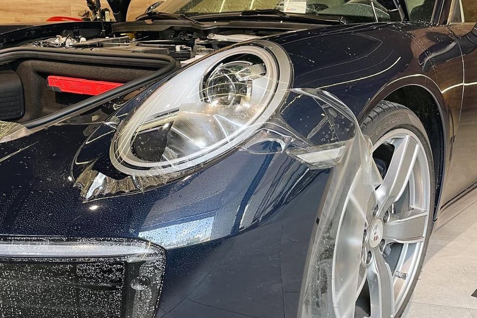 Royal Glanz GmbH &amp; Steinschlagschutz Auto: Professioneller Steinschlagschutz mit PPF für höchste Fahrzeugpflege