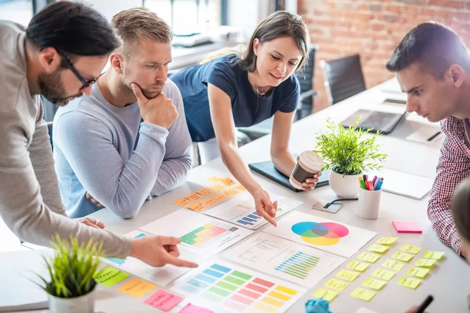 Unternehmen vertrauen bei Besetzungen auf Headhunter